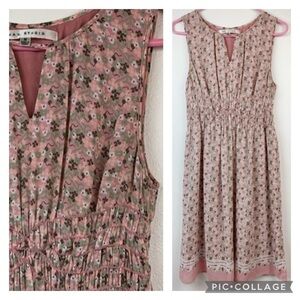 Max Studio blush floral vintage style chiffon sleeveless dress elastic waist EUC